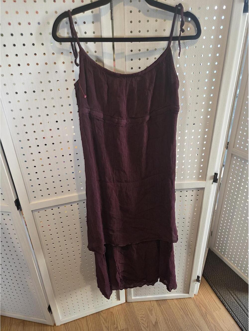 Women's Sleeveless High-Low Hem Dress in Burgundy